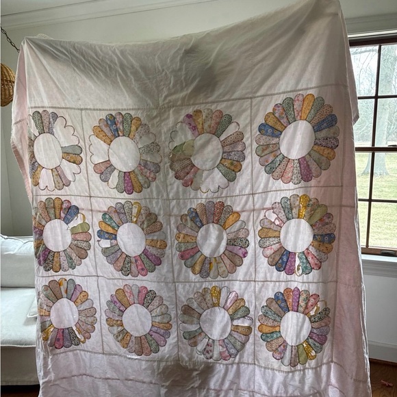 Handmade quilt - Picture 2 of 11